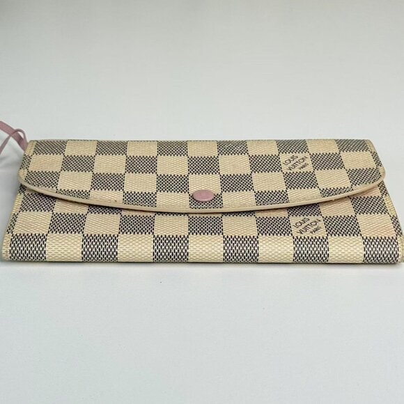 Louis Vuitton Damier Azur Wallet with Classic Checkerboard Design - Picture 5 of 7